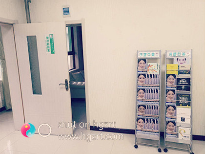 阳泉美亚整形是本地一家有关部门认可批准的医疗美容诊所，拥有一批经验丰富的医生团队，服务于所有来院的求美者。
