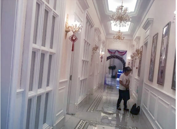 佛山华美口腔立“身心健康、技术专业、美丽漂亮、”为核心理念之本，让患者在舒服、温暖的诊治自然环境中，轻松悠闲的进行口腔治疗全过程。