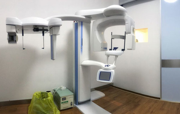 兰州惠安齿科在开展微创复杂牙拔除术、显微治疗技术、数字化口腔扫描、数字化种牙矫牙、全口种牙一日得、皓齿美白、超薄瓷贴面、咬合重建等后，再次引进舒适镇痛技术，使牙科手术及治疗真正进入微创化、舒适化的诊疗新时代。