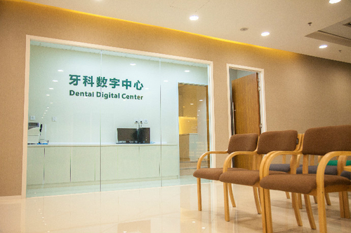 貌美牙为先，齿白七分俏，到济南济东口腔医院可以让您体验三百六十度无死角美白牙齿，犹如新生般亮丽。
