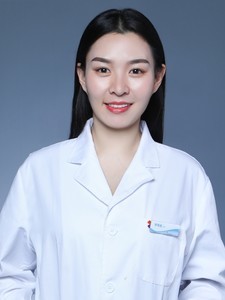 李佳谕.jpg