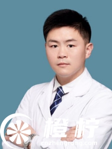 杨振.jpg